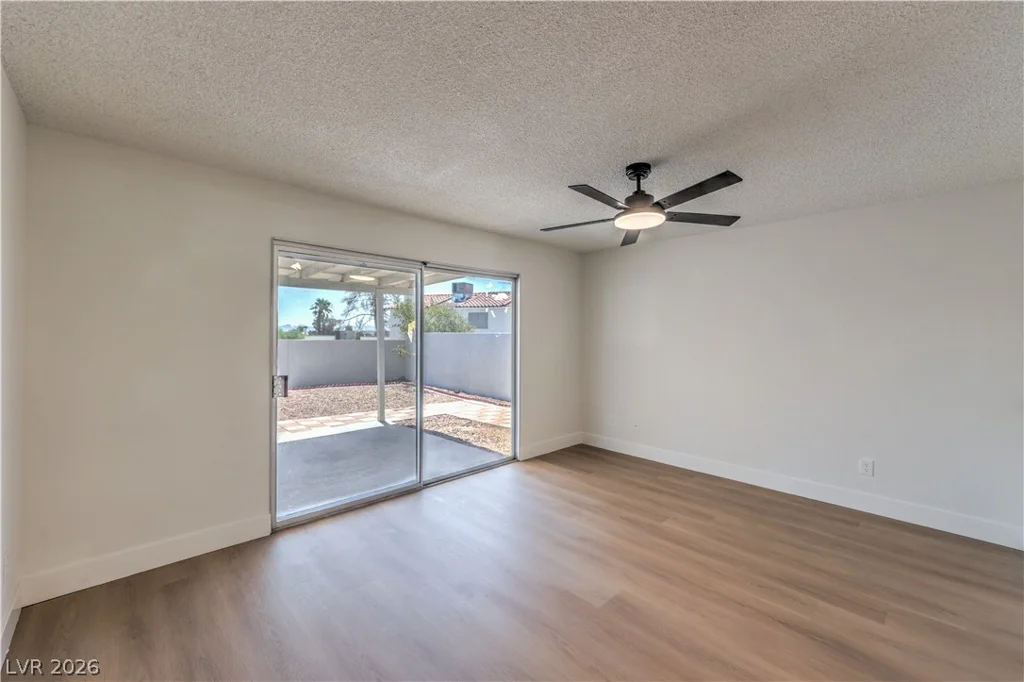 5028 Meadow Grove, Las Vegas, NV 89120
