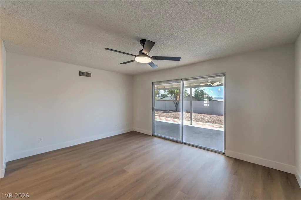 5028 Meadow Grove, Las Vegas, NV 89120