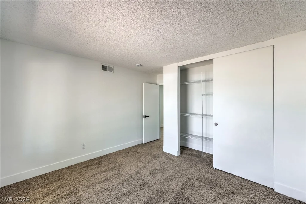 5028 Meadow Grove, Las Vegas, NV 89120