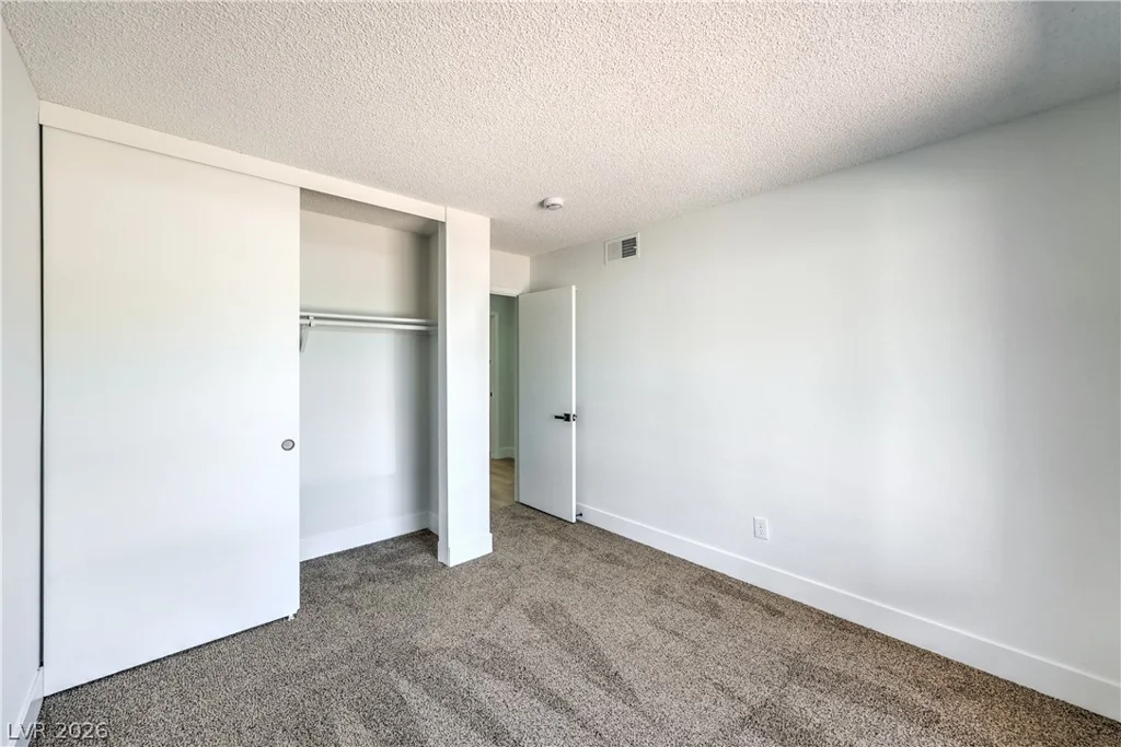 5028 Meadow Grove, Las Vegas, NV 89120