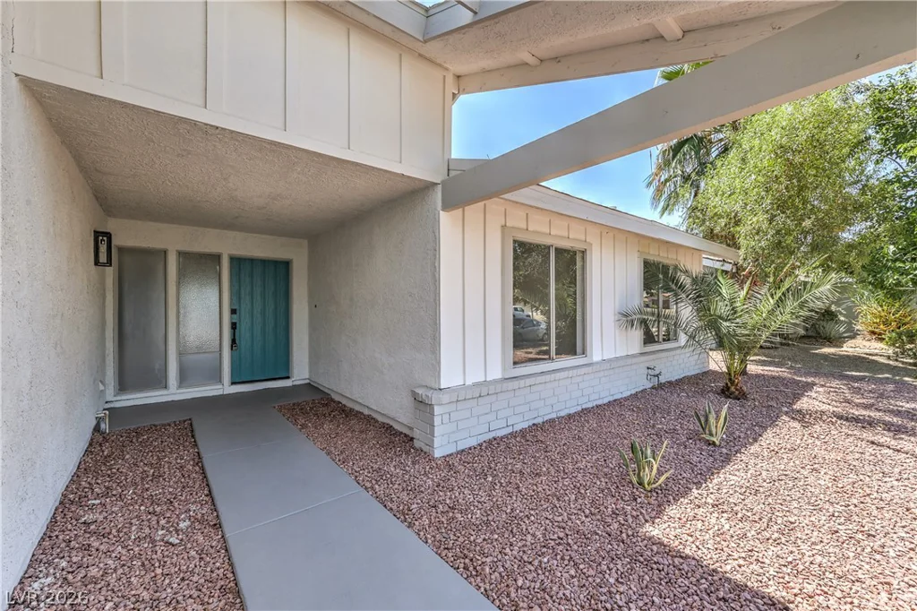 5028 Meadow Grove, Las Vegas, NV 89120