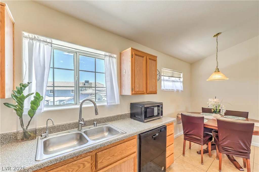 5330 Portavilla, Las Vegas, NV 89122