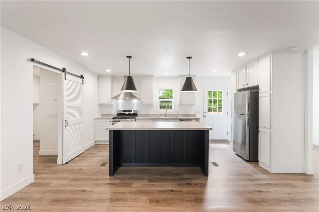 5868 Carey, Las Vegas, NV 89156