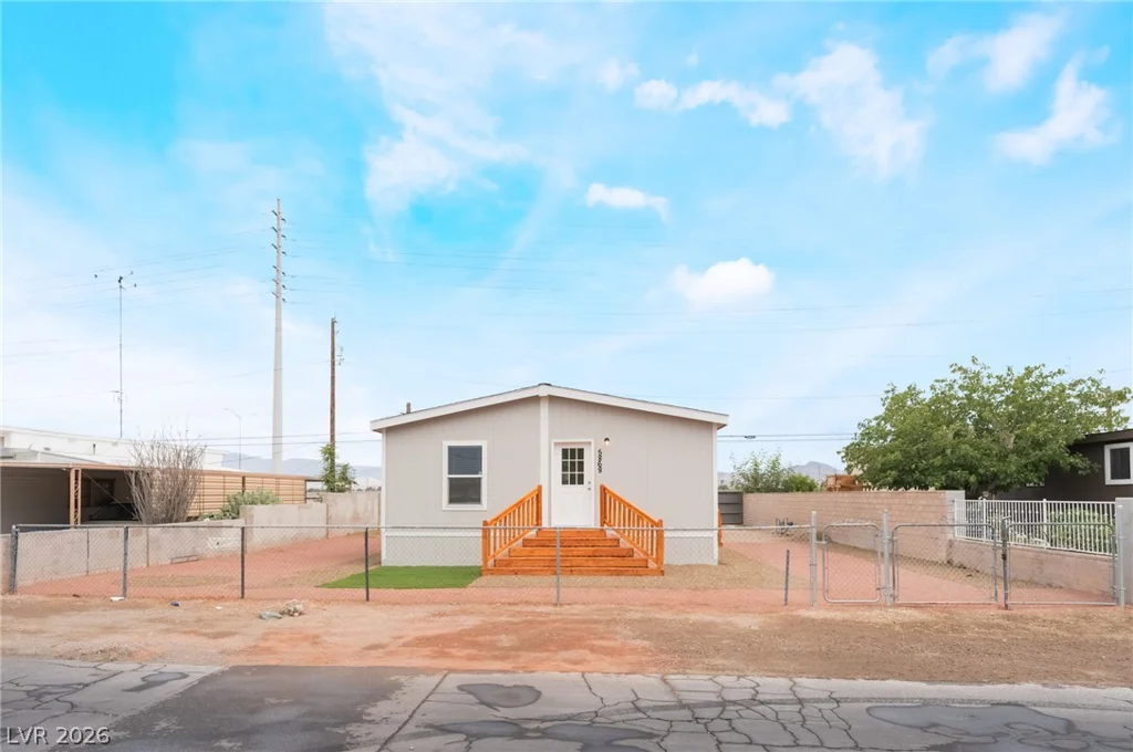 5868 Carey, Las Vegas, NV 89156