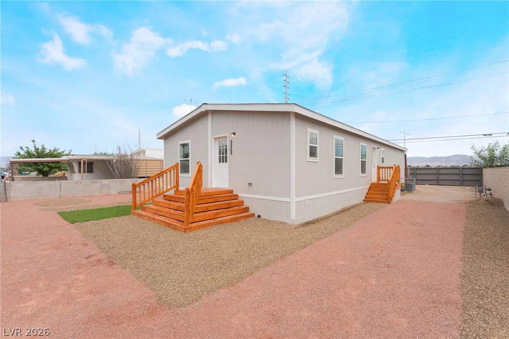 5868 Carey, Las Vegas, NV 89156