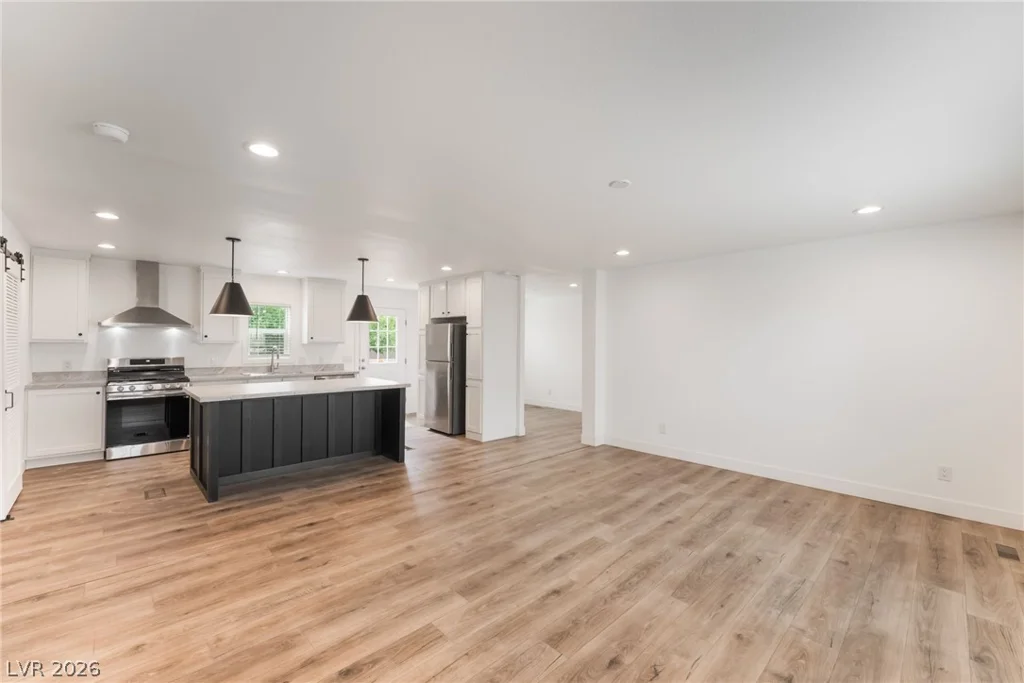 5868 Carey, Las Vegas, NV 89156