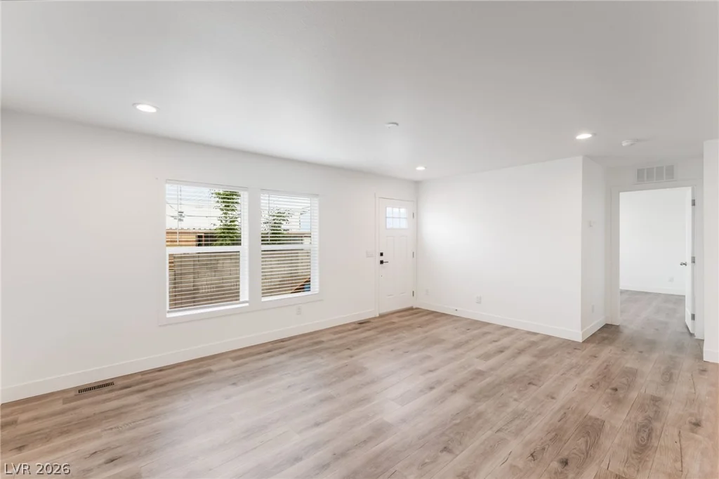 5868 Carey, Las Vegas, NV 89156