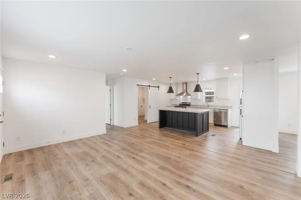 5868 Carey, Las Vegas, NV 89156