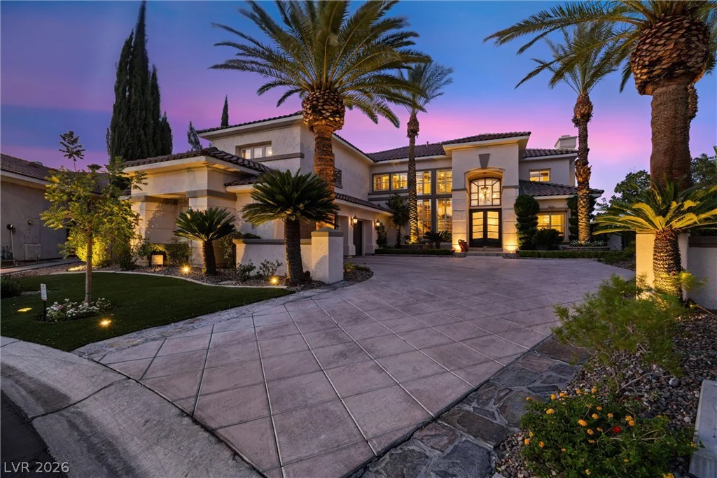 8904 Tavistock, Las Vegas, NV 89134