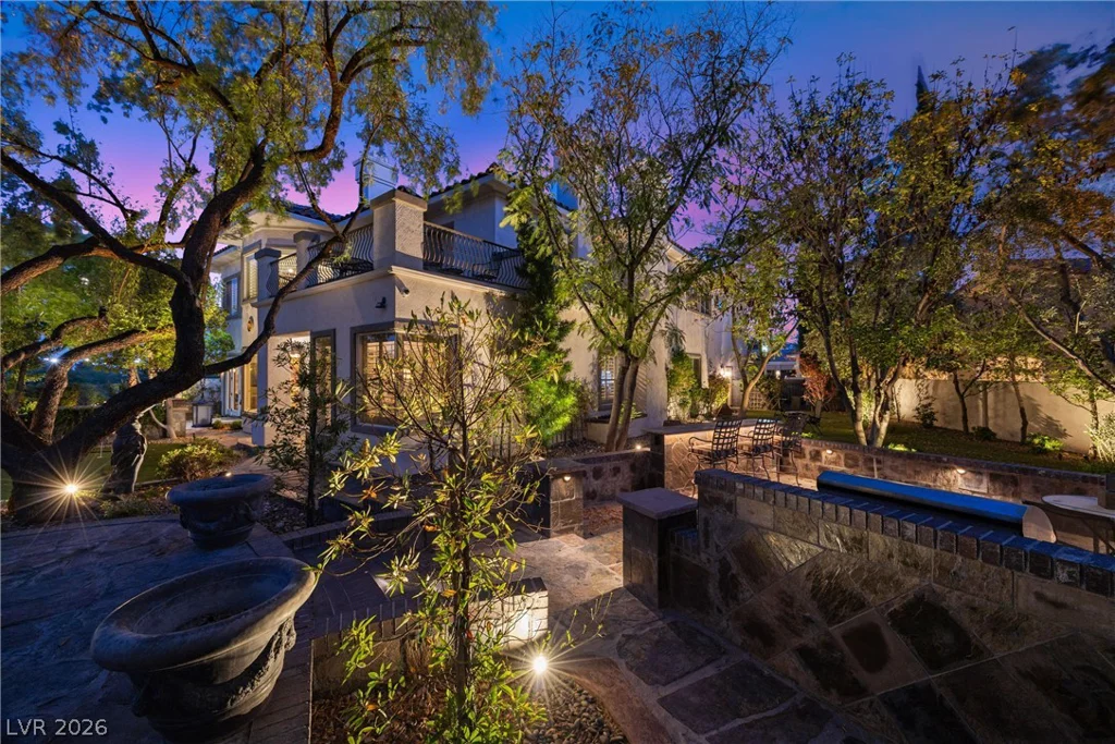 8904 Tavistock, Las Vegas, NV 89134