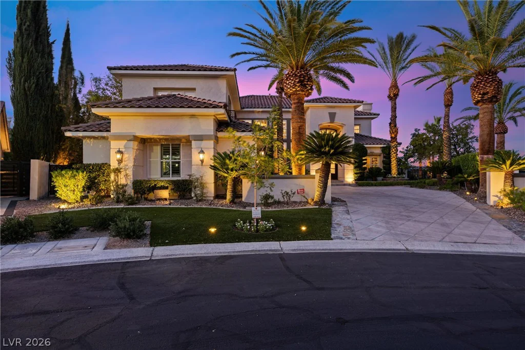 8904 Tavistock, Las Vegas, NV 89134