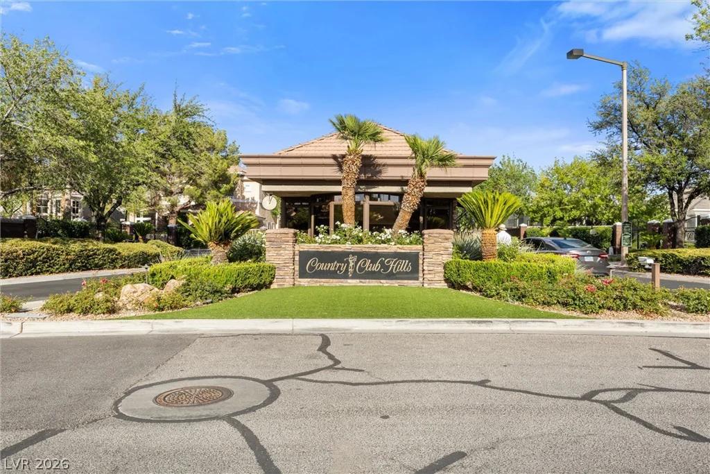 8904 Tavistock, Las Vegas, NV 89134