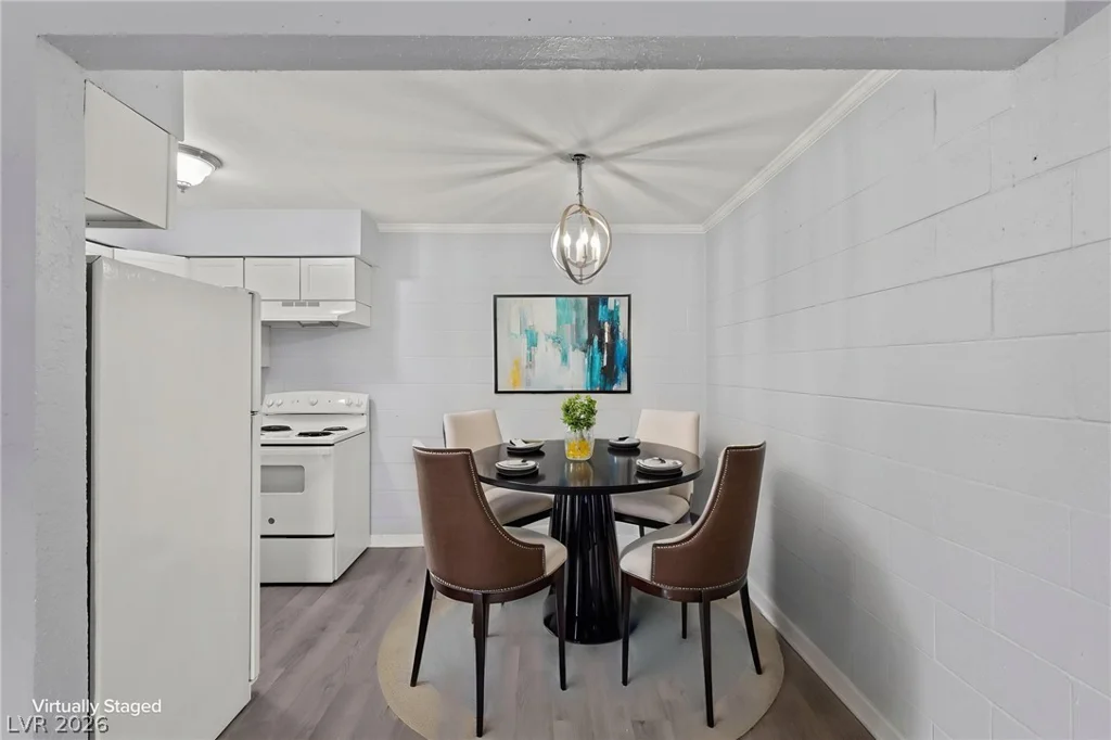 555 Royal Crest, Las Vegas, NV 89169