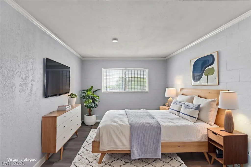 555 Royal Crest, Las Vegas, NV 89169