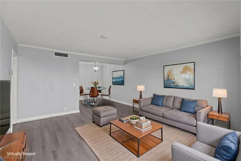 555 Royal Crest, Las Vegas, NV 89169