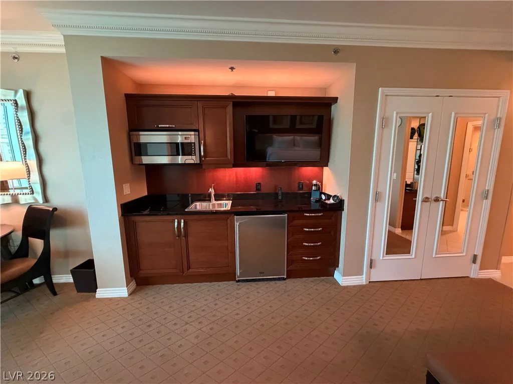 125 HARMON, Las Vegas, NV 89109