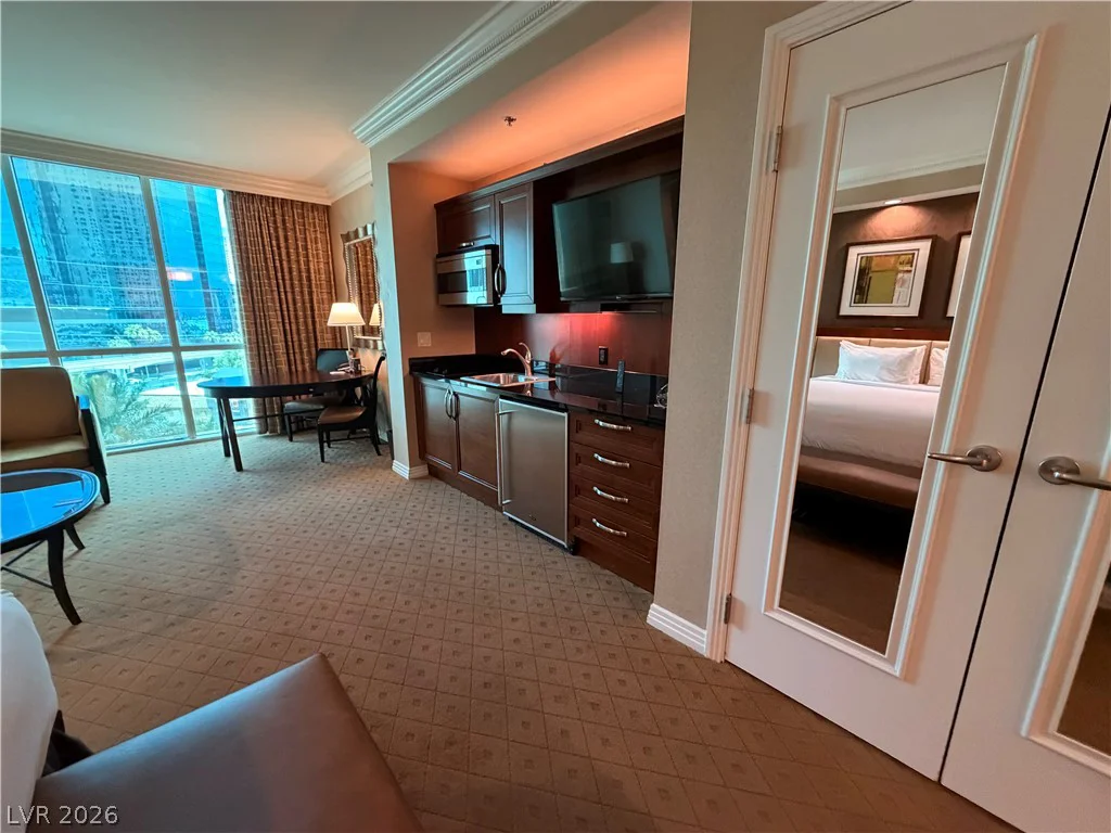 125 HARMON, Las Vegas, NV 89109