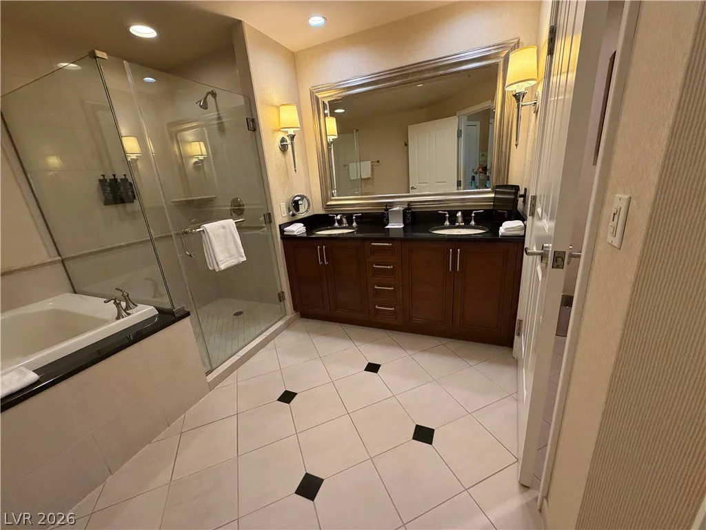 125 HARMON, Las Vegas, NV 89109