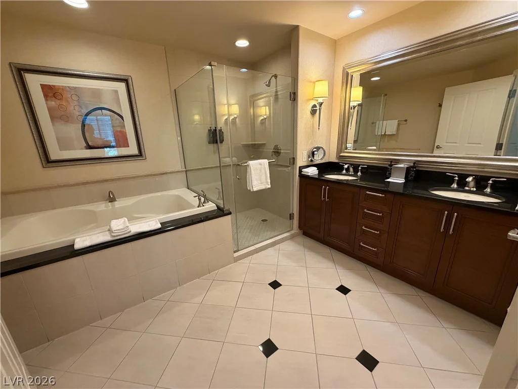 125 HARMON, Las Vegas, NV 89109