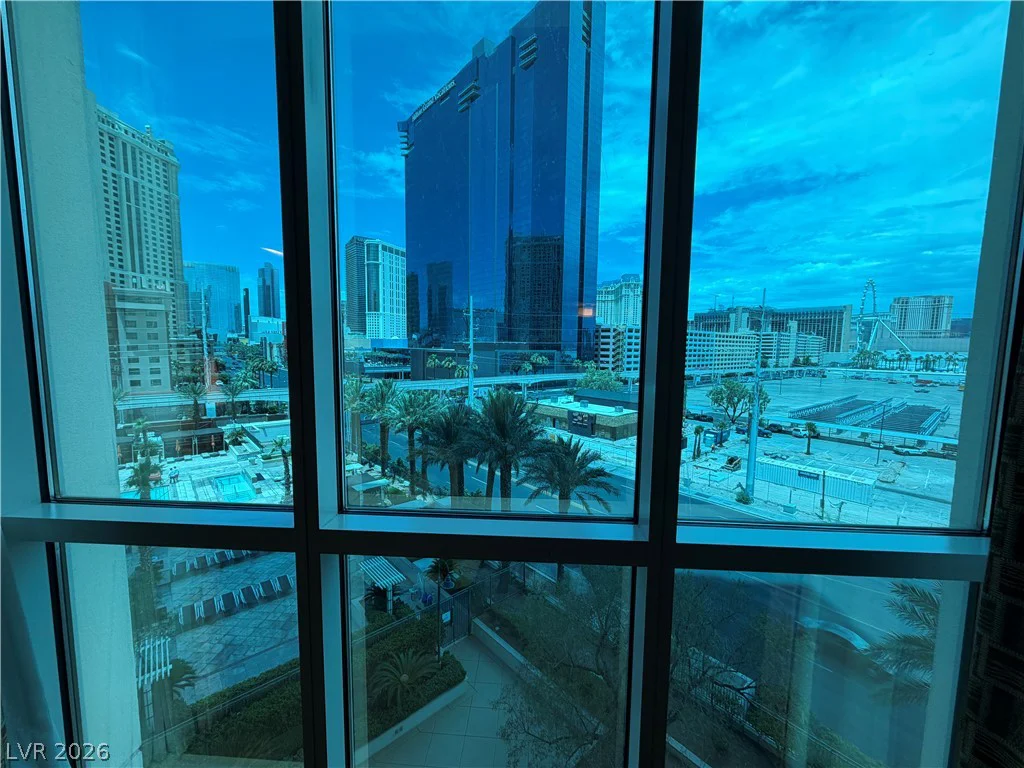 125 HARMON, Las Vegas, NV 89109
