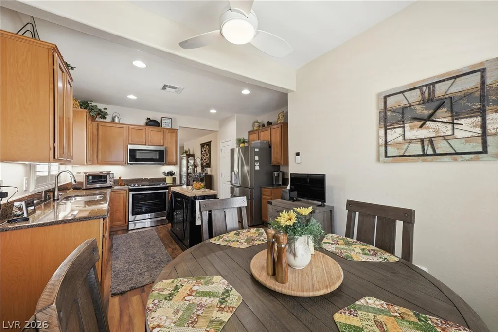 7421 Petrel, North Las Vegas, NV 89084