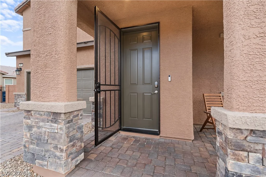 4921 Silent Birch, Las Vegas, NV 89131