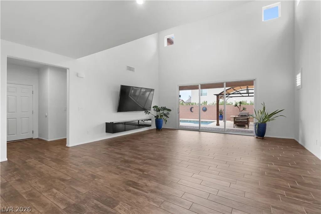 4921 Silent Birch, Las Vegas, NV 89131