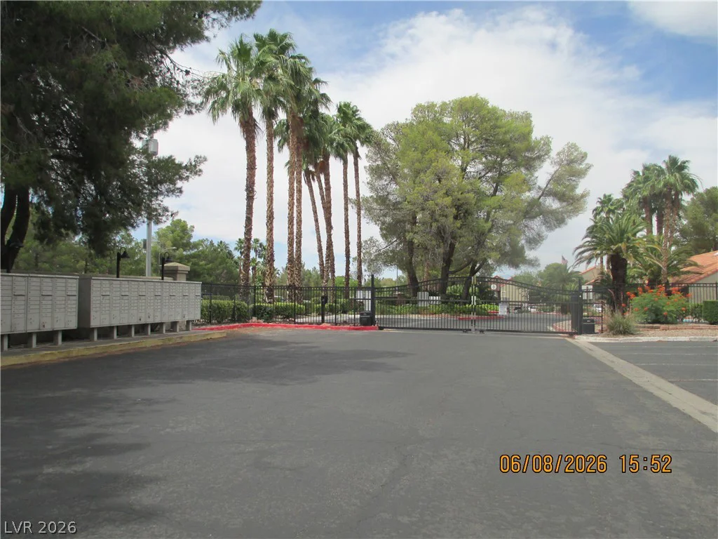 5028 Rainbow, Las Vegas, NV 89118