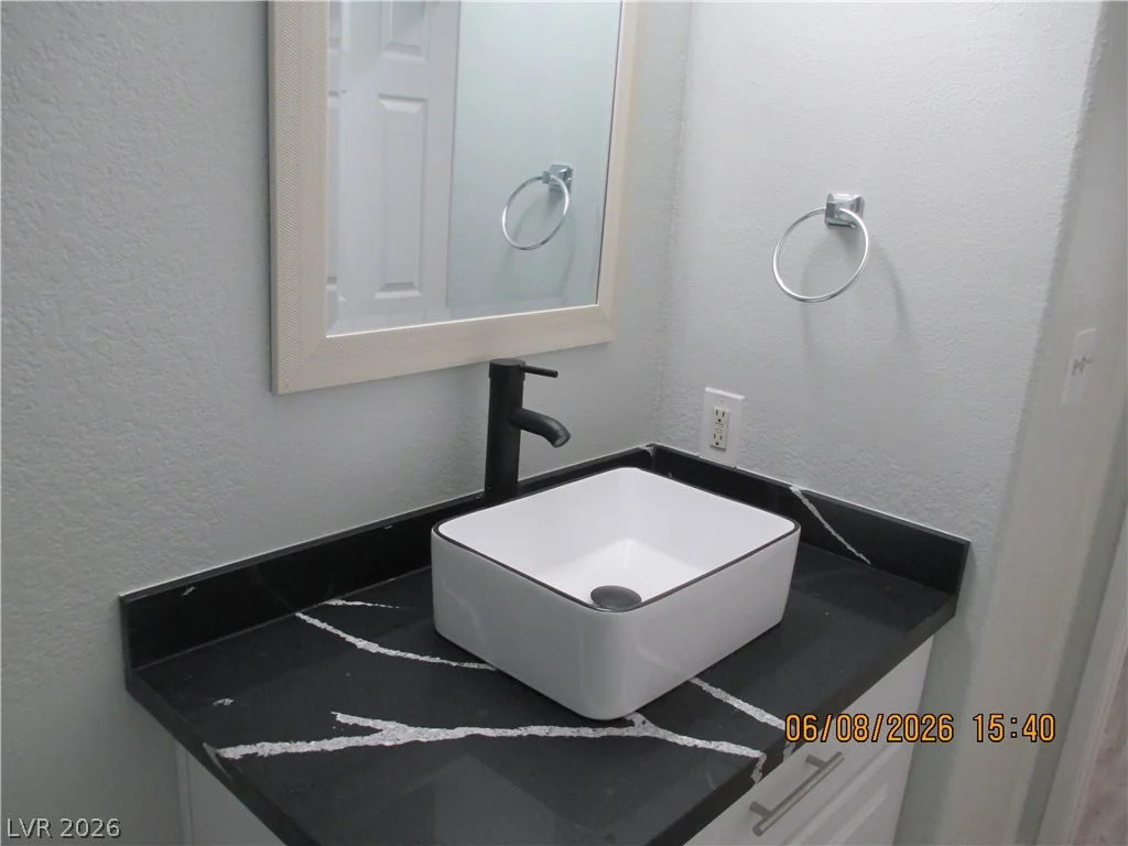 5028 Rainbow, Las Vegas, NV 89118
