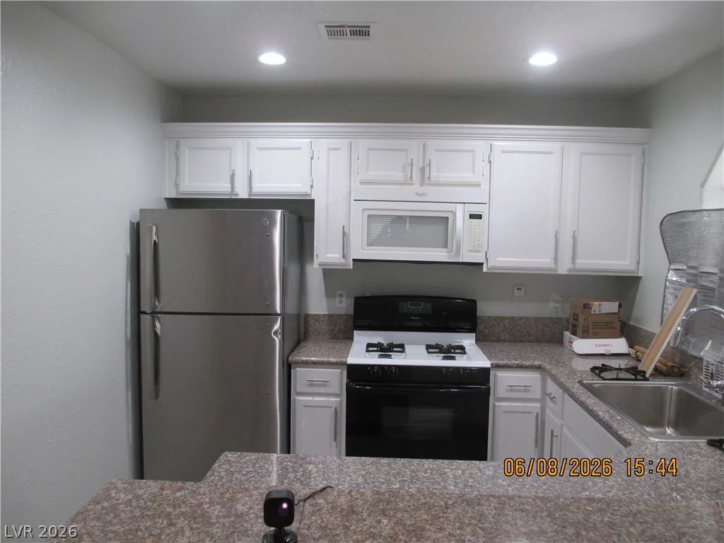 5028 Rainbow, Las Vegas, NV 89118