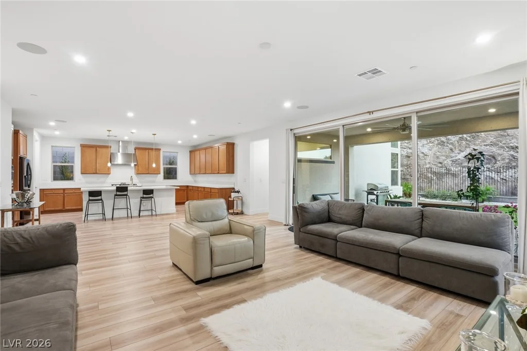 1917 Regal Bluff, Henderson, NV 89052