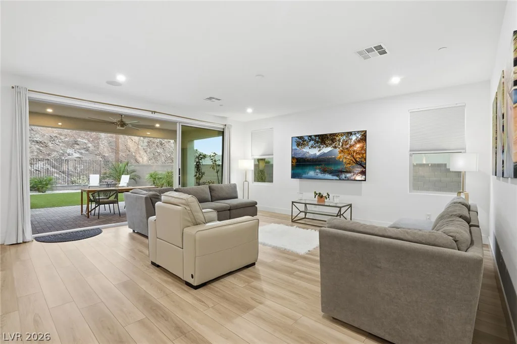 1917 Regal Bluff, Henderson, NV 89052