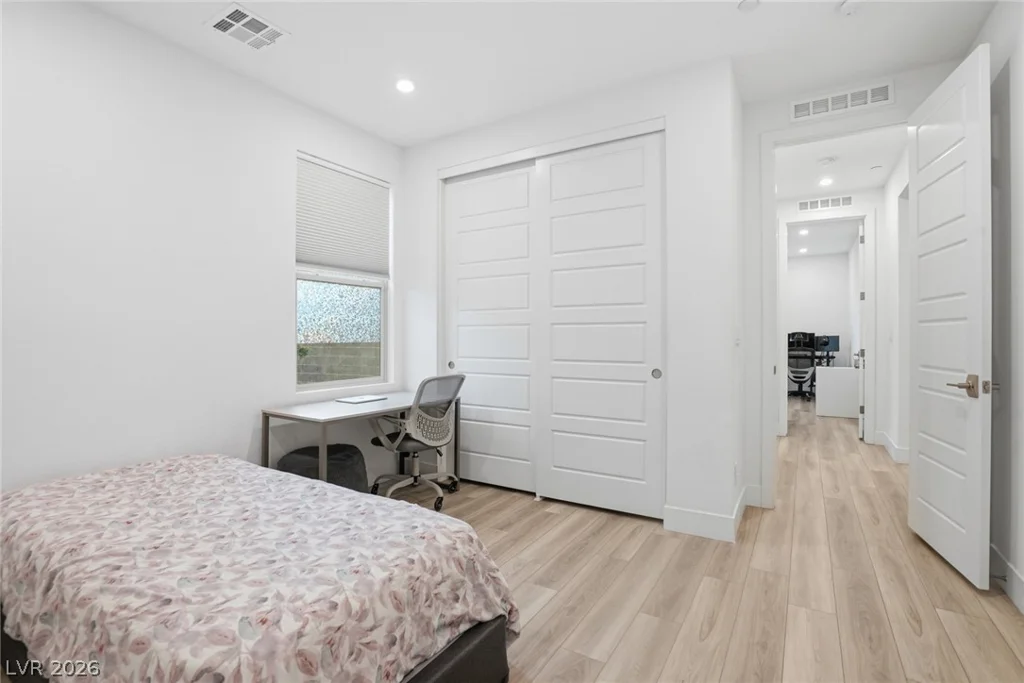 1917 Regal Bluff, Henderson, NV 89052