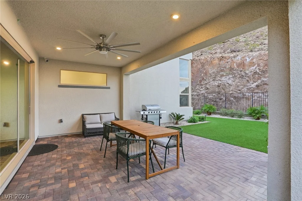 1917 Regal Bluff, Henderson, NV 89052