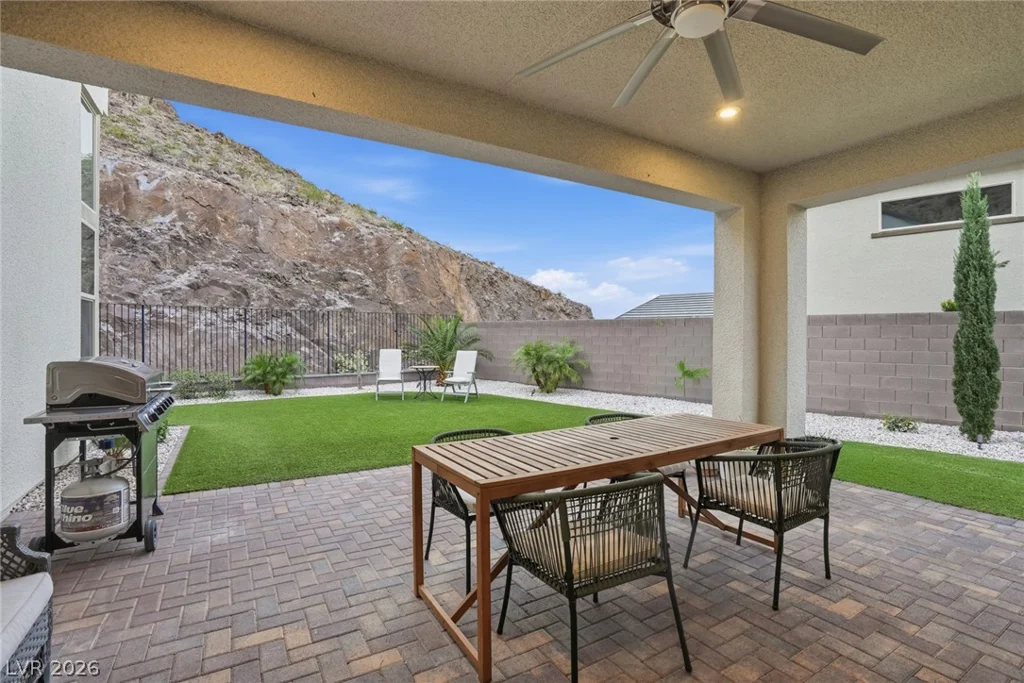1917 Regal Bluff, Henderson, NV 89052
