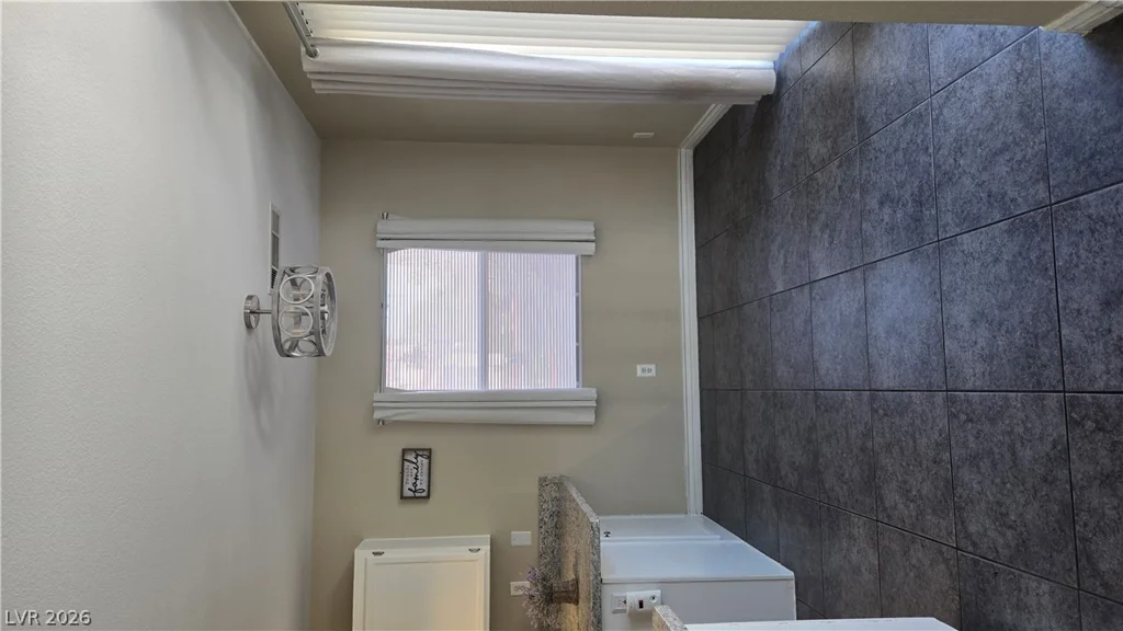 6805 Coral Rock, Las Vegas, NV 89108