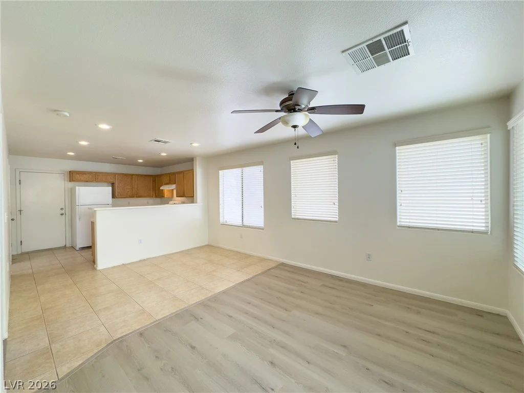 9456 Grandview Spring, Las Vegas, NV 89166