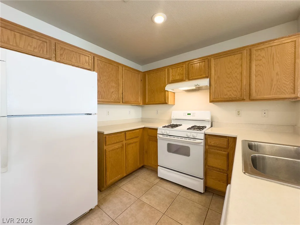 9456 Grandview Spring, Las Vegas, NV 89166