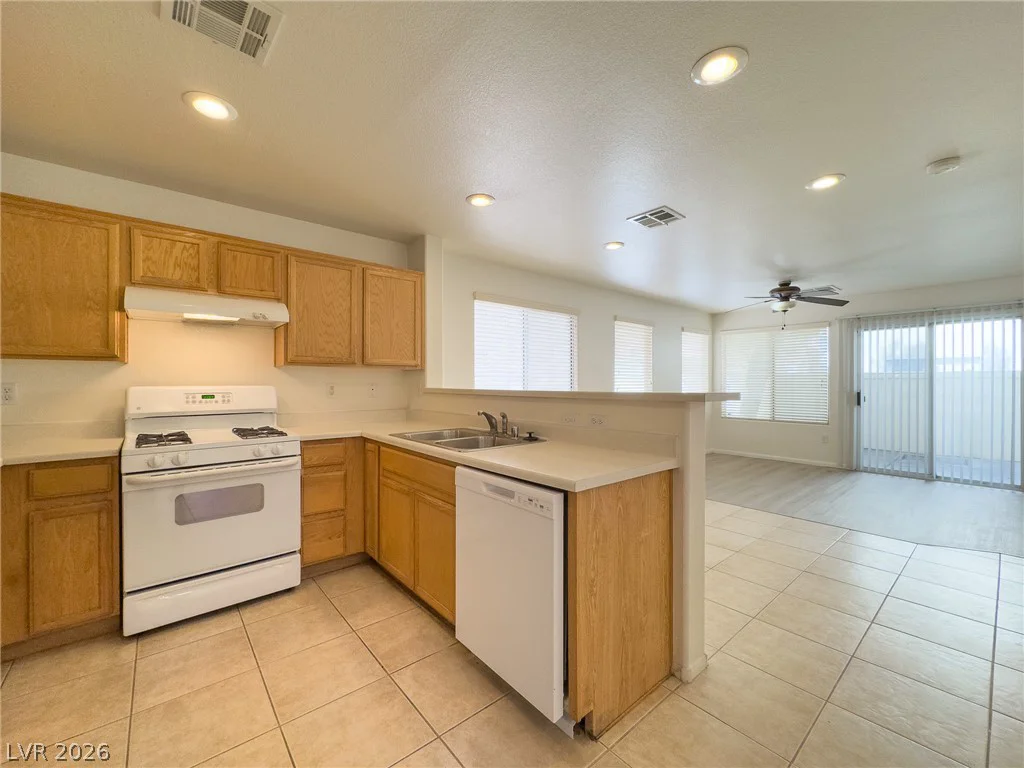 9456 Grandview Spring, Las Vegas, NV 89166
