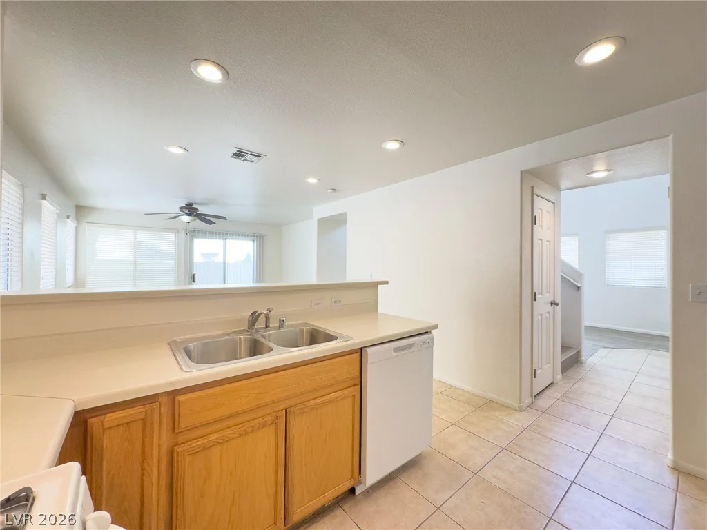 9456 Grandview Spring, Las Vegas, NV 89166
