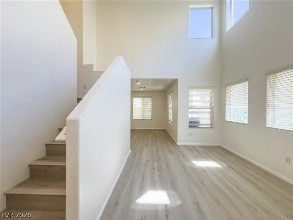 9456 Grandview Spring, Las Vegas, NV 89166