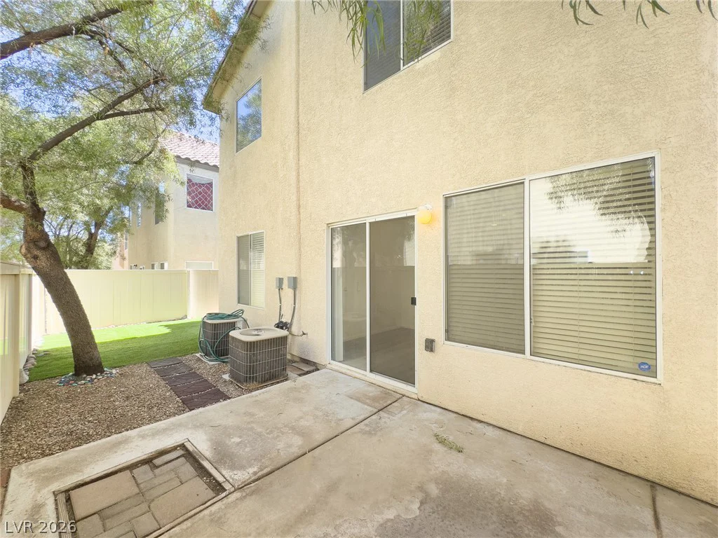 9456 Grandview Spring, Las Vegas, NV 89166