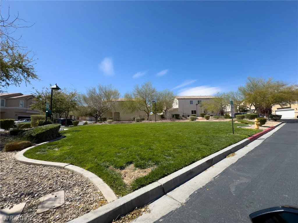 9456 Grandview Spring, Las Vegas, NV 89166