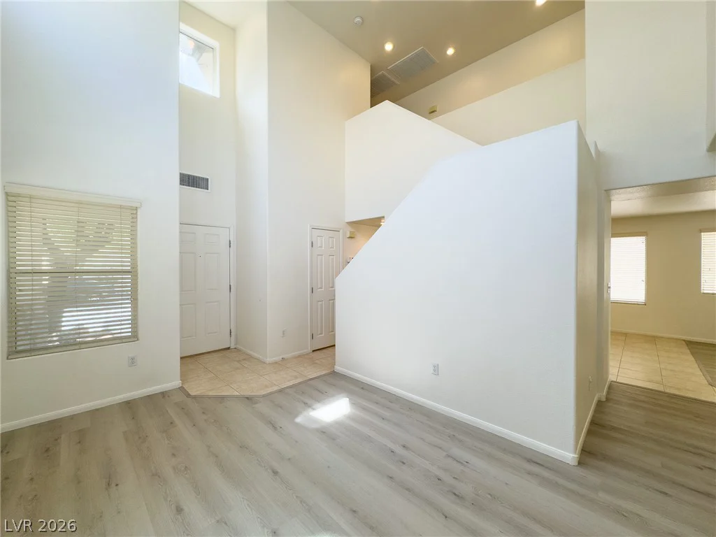 9456 Grandview Spring, Las Vegas, NV 89166