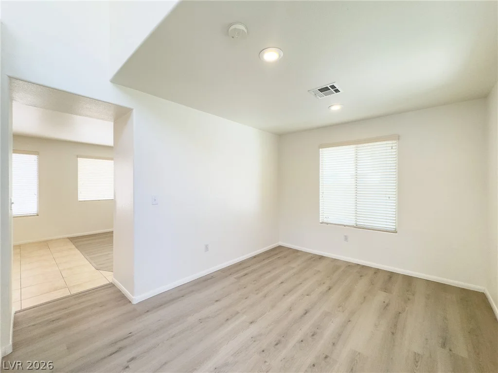 9456 Grandview Spring, Las Vegas, NV 89166