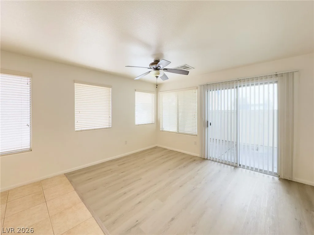 9456 Grandview Spring, Las Vegas, NV 89166