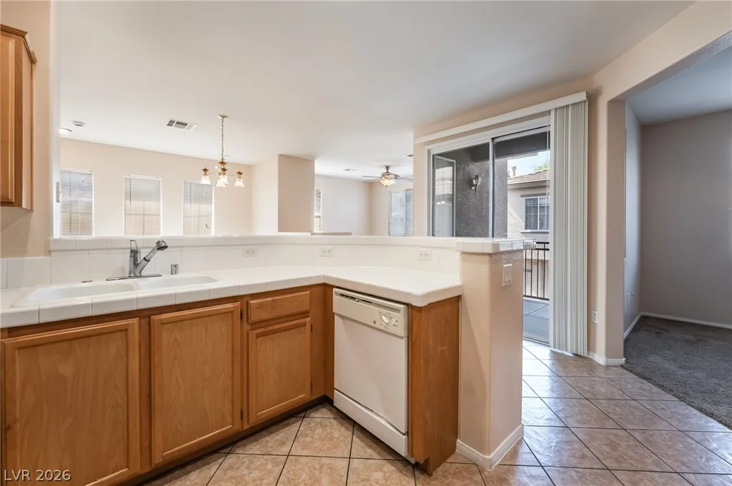 10241 Delray Beach, Las Vegas, NV 89129