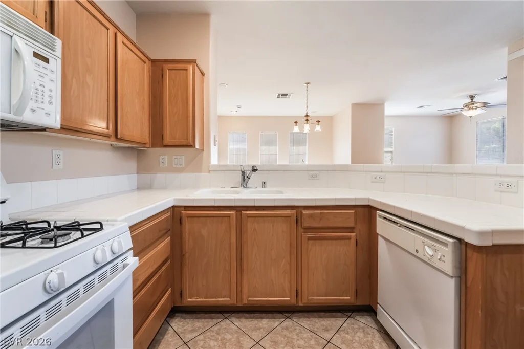 10241 Delray Beach, Las Vegas, NV 89129