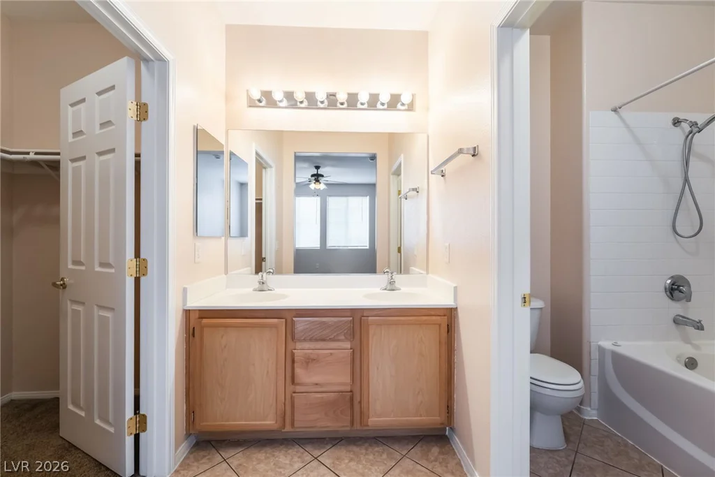 10241 Delray Beach, Las Vegas, NV 89129
