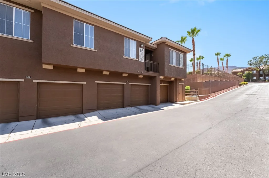 10241 Delray Beach, Las Vegas, NV 89129